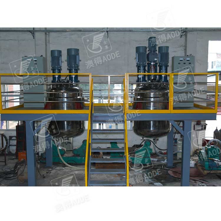 2000L膠(jiāo)漿增稠(chou)罐